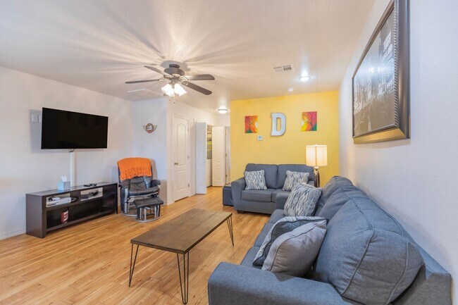 800 Sherwood Dr unit D, Alamogordo, NM 88310 - photo 3