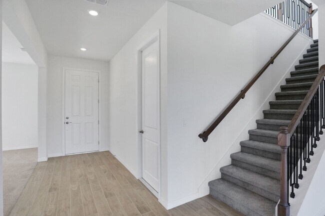 35021 Tuscan Hills Rd unit 38667807, Dade City, FL 33525 - photo 7