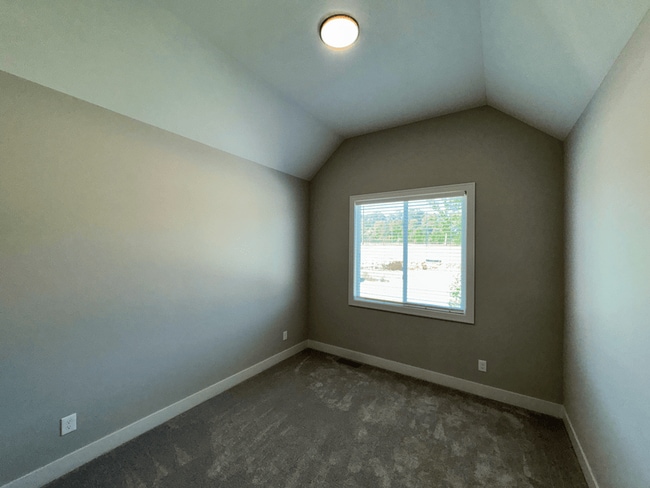 1439 SW Winthrop Dr, Lee's Summit, MO 64081 - photo 3