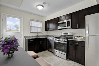 7 Hempstead Dr, Somerset, NJ 08873
