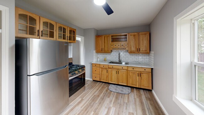 4520 Pengelly Rd, Flint, MI 48507 - photo 2