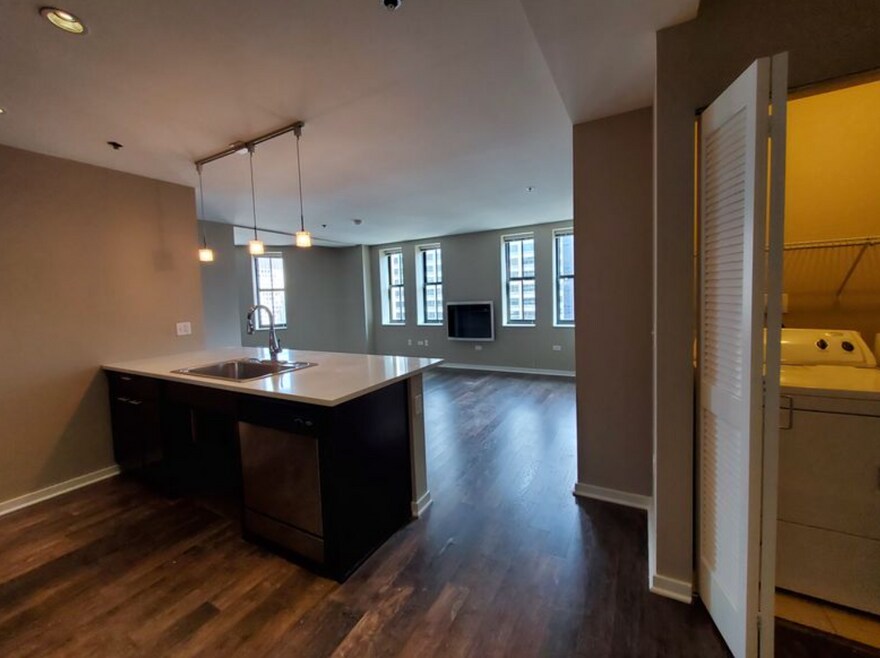 222 W Randolph St unit 2304, Chicago, IL 60606 - photo 1