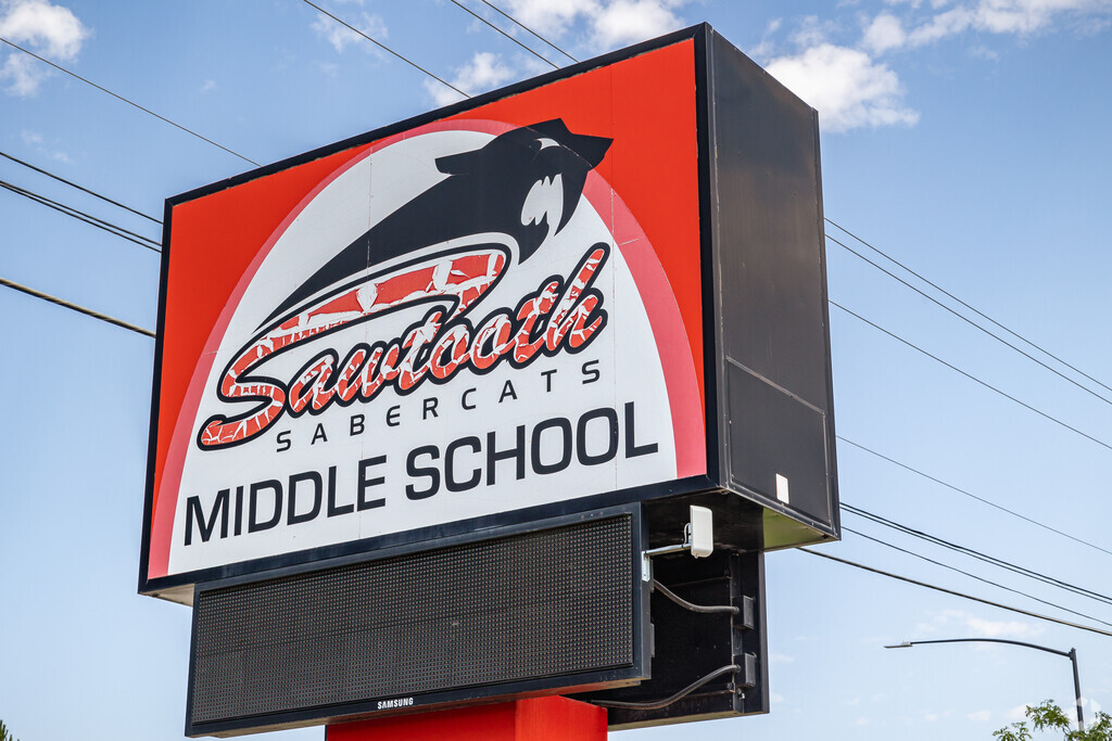Sawtooth Middle School is the home of the Sabercats.
