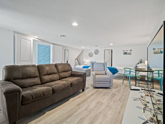 3585 Mong Ave unit ID1061053P, Akron, OH 44319 - photo 5