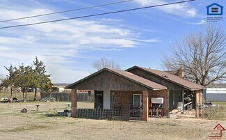601 Missouri St, Geronimo, OK 73543