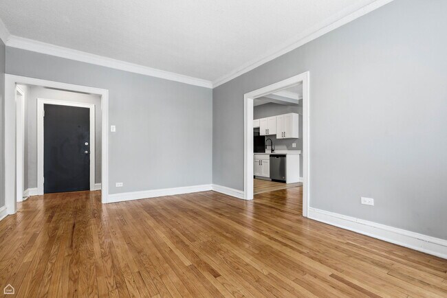 7608 S Saginaw Ave, Chicago, IL 60649 - photo 6