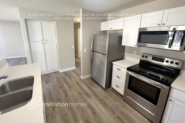 15008 W Calavar Rd, Surprise, AZ 85379 - photo 6