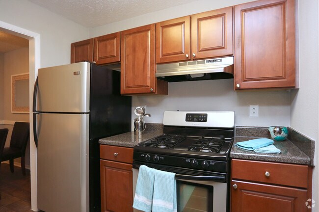 2BR, 2BA - 1,128 SF