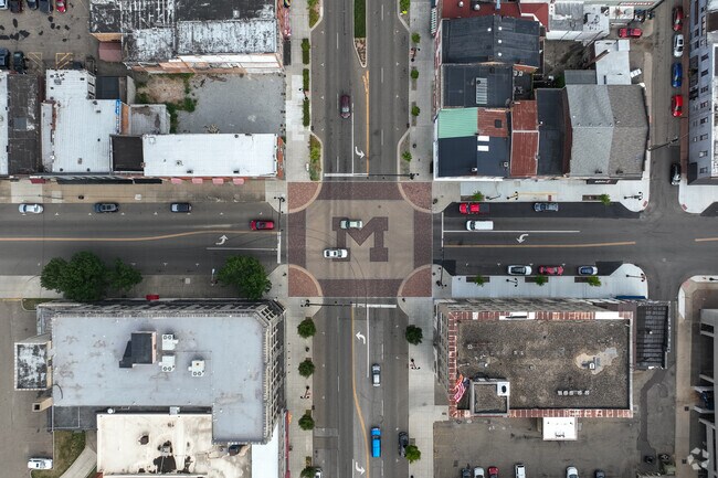 Massillon is a nearby destination of Amherst Heights-Clearview.