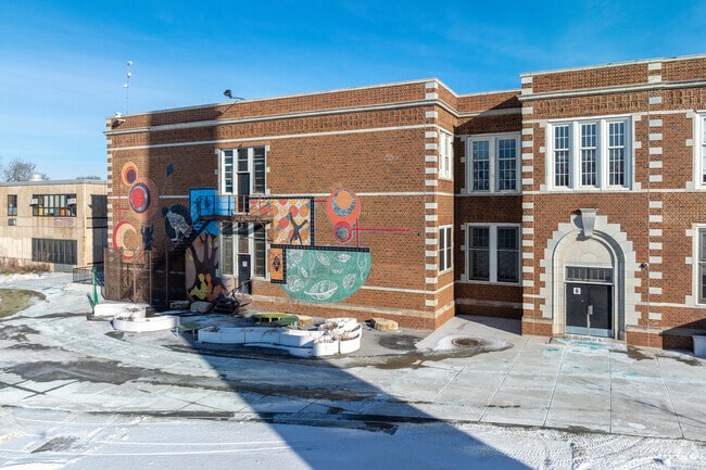 Horace Mann School has a student-teacher ratio of 15 to 1.