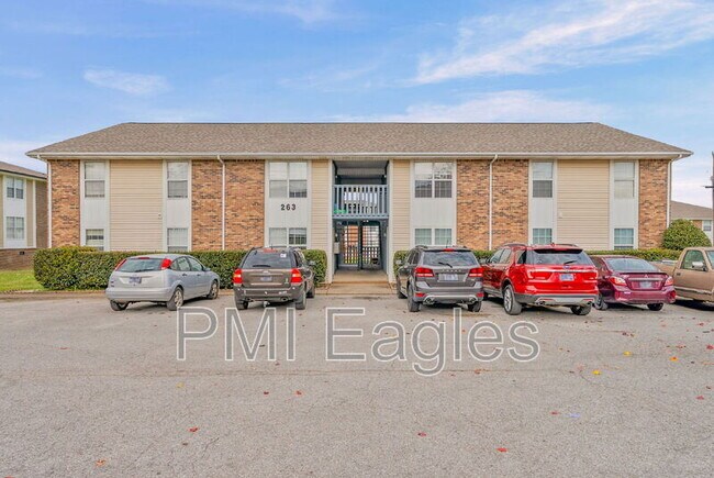 263 White Oak Rd unit C, Clarksville, TN 37040 - photo 7