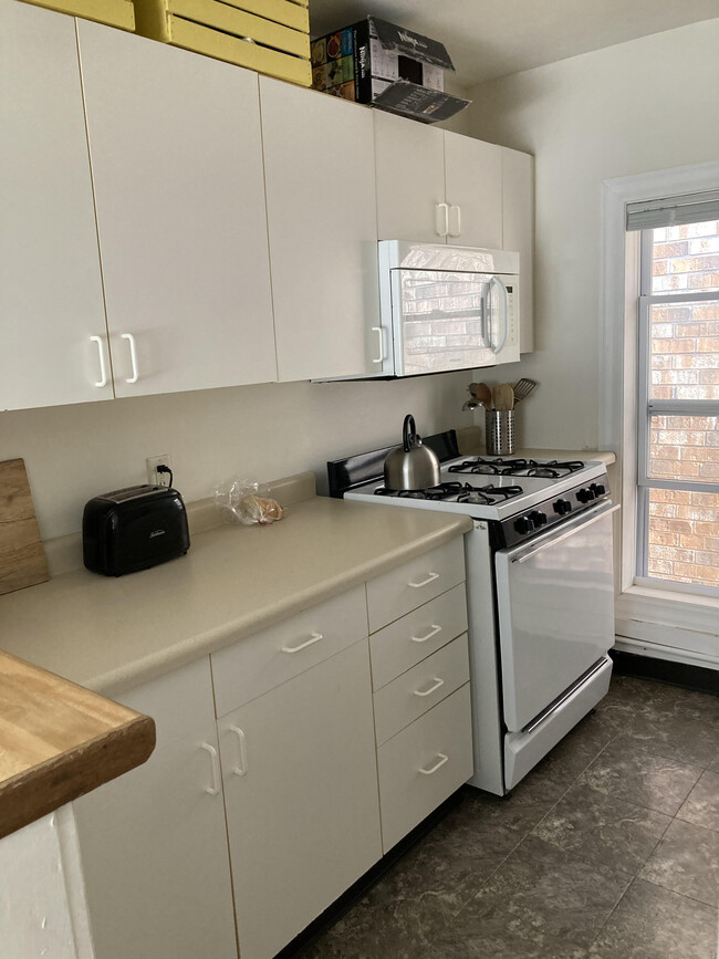 423 W Doty St Unit 3, Madison, WI 53703
