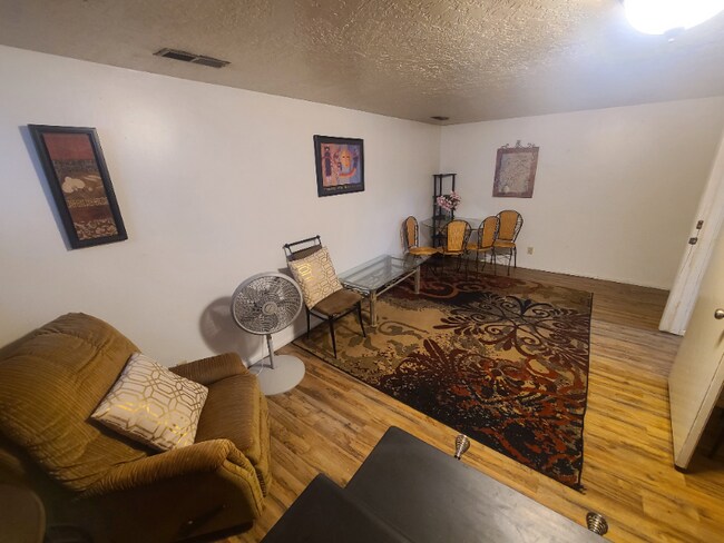 6781 S 2300 E unit Rooms for Rent, Salt Lake City, UT 84121 - photo 7