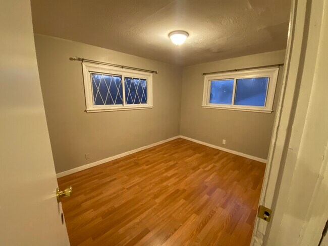 1090 Elda Ln, Cincinnati, OH 45224 - photo 5