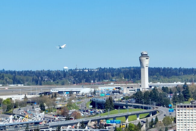 Seattle-Tacoma Airport, 17 miles north, offers global flights from Auburn.