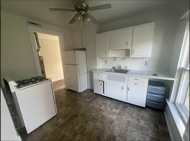 161 N Prairie St unit 161, Whitewater, WI 53190 - photo 2