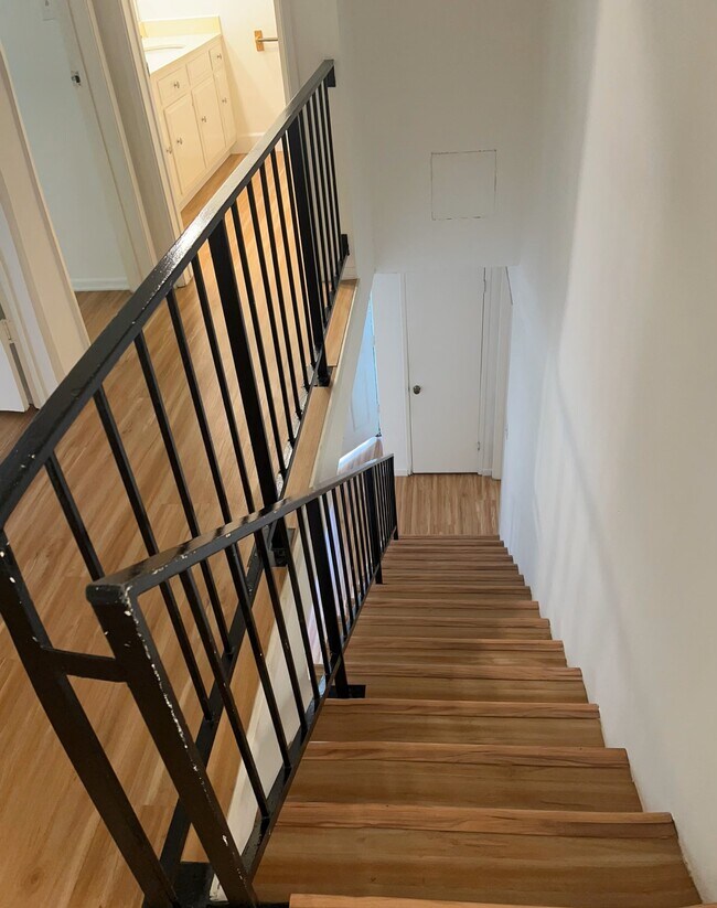 11515 Ohio Ave, Los Angeles, CA 90025 - photo 6