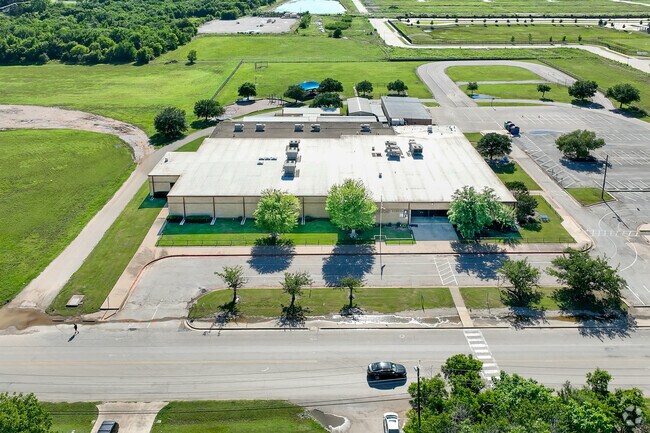 Souder Elementary School in Everman, TX ranks highly in student progress.