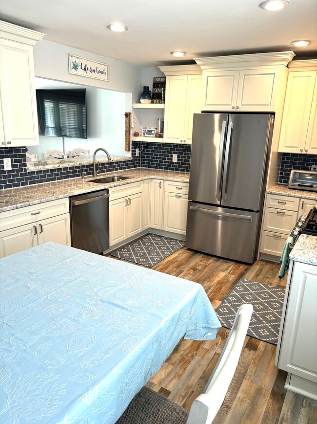 Eat in kitchen