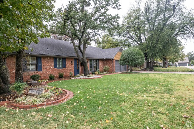 Ranch-style homes with brick designs can be found in the FBIR neighborhood.