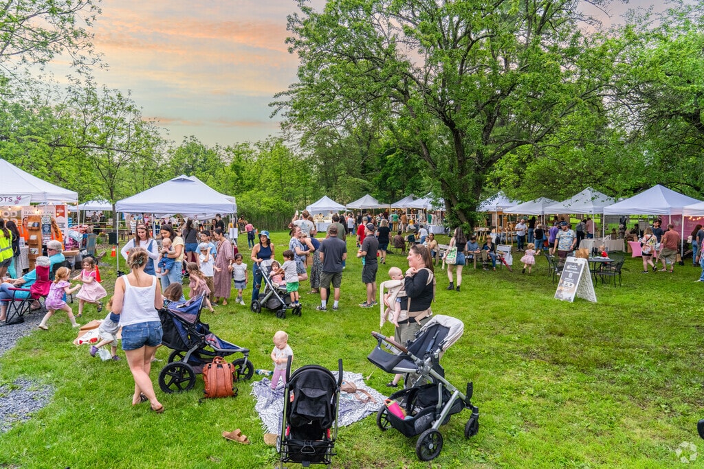 Families enjoy a beautiful evening at the Kimberton Craft and Mercantile Market.