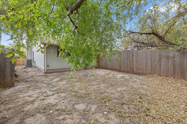 1805 Mearns Meadow Blvd unit B, Austin, TX 78758 - photo 4