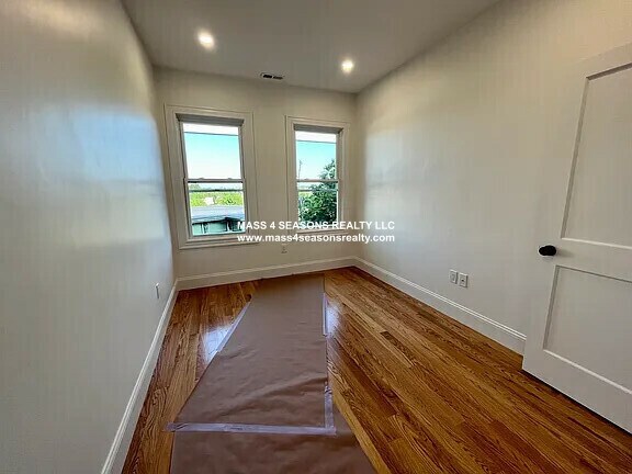 234 Calumet St unit 2, Boston, MA 02120 - photo 6