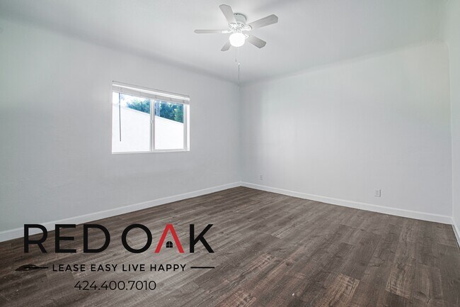 1847 1/2 W Florence Ave unit 204, Los Angeles, CA 90047 - photo 2