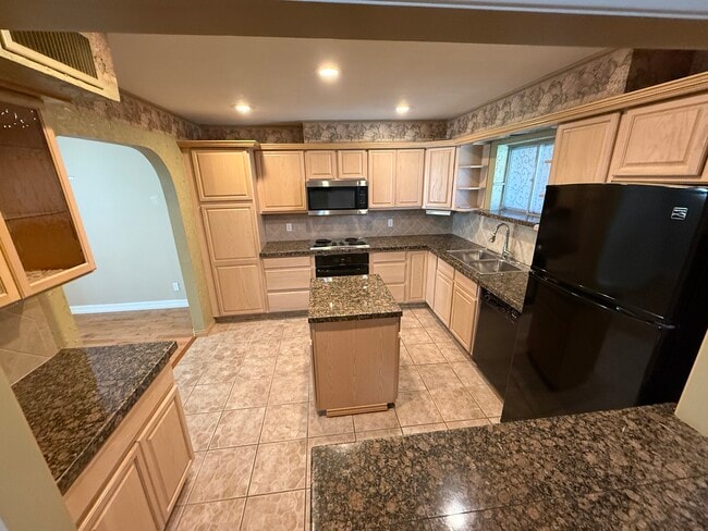 8618 Baltimore Dr unit 102A, Dallas, TX 75225 - photo 7