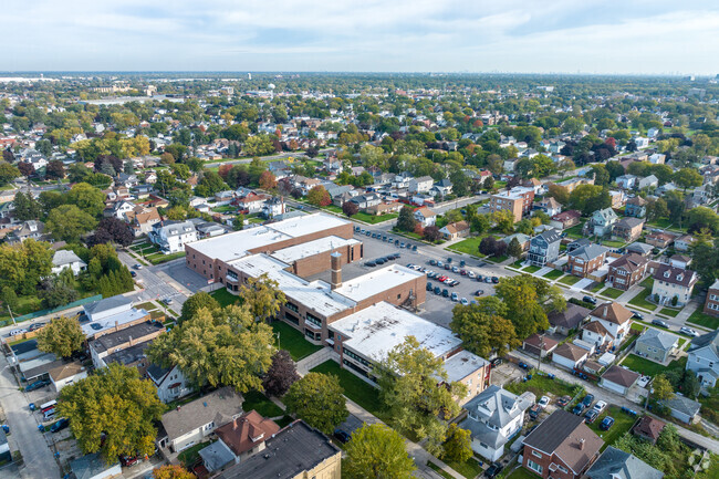 Irving Middle School is located conveniently near residential areas.