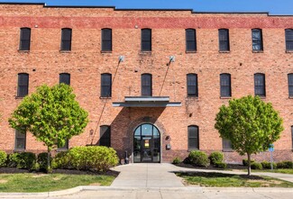 340 SW 7th St, Des Moines, IA 50309