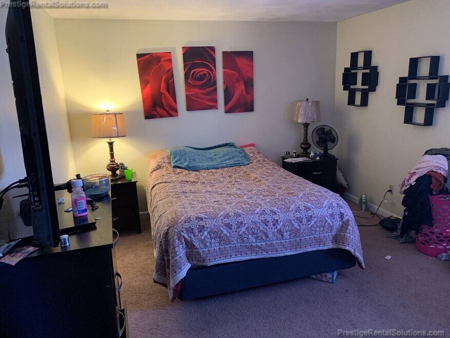 740 Central St unit J22, Leominster, MA 01453 - photo 1