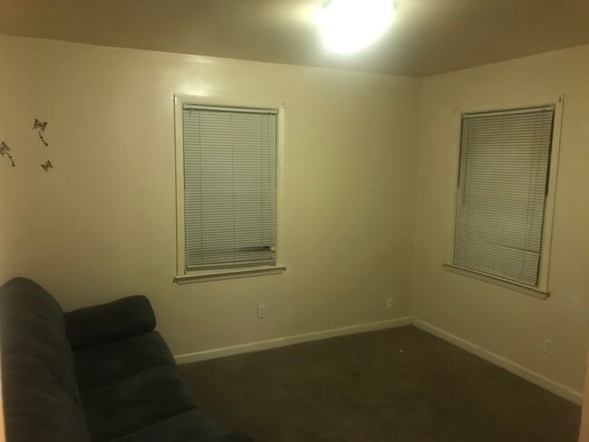 208 Wayne Ave, Goldsboro, NC 27530 - photo 5