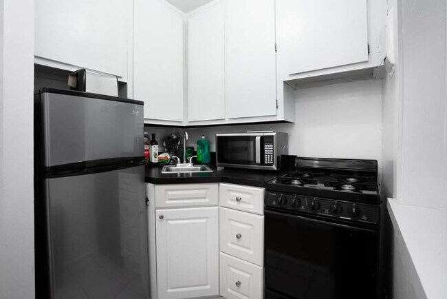 328 E 74th St unit ID1031973P, New York, NY 10021 - photo 7