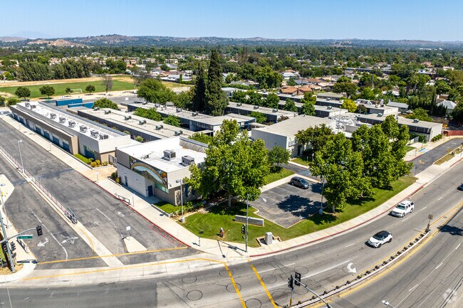 The Mountain View Elementary School offers a sprawling campus when viewed from above.