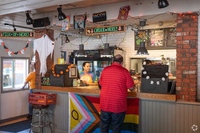 Big Truck Tacos is a popular dining option in Jefferson Park, Oklahoma City.