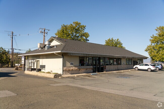 Shastina Mini Mart on Big Springs Road offers basic groceries near Lake Shastina.