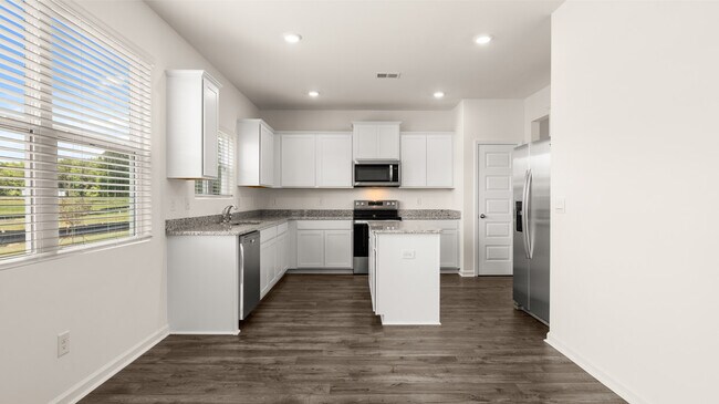 108 Oakchase Park Ln unit 36197533, Hampton, GA 30228 - photo 4