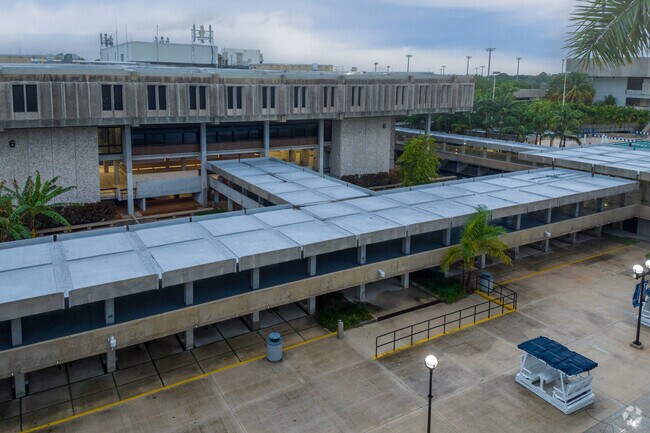 School for Advanced Studies Kendall Campus has very well made sheltered walk ways.