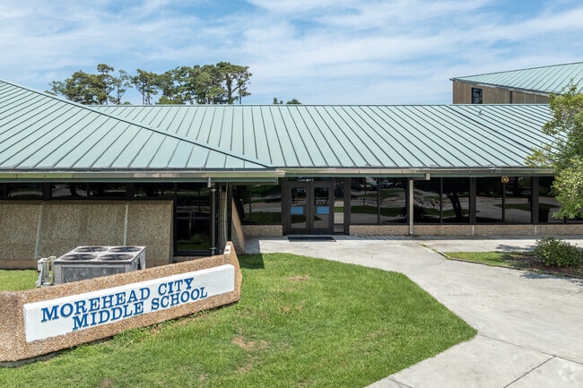 The Morehead City Middle School has a student-teacher ratio of 14 to 1.