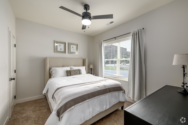 1BR, 1BA - 532SF - Bedroom