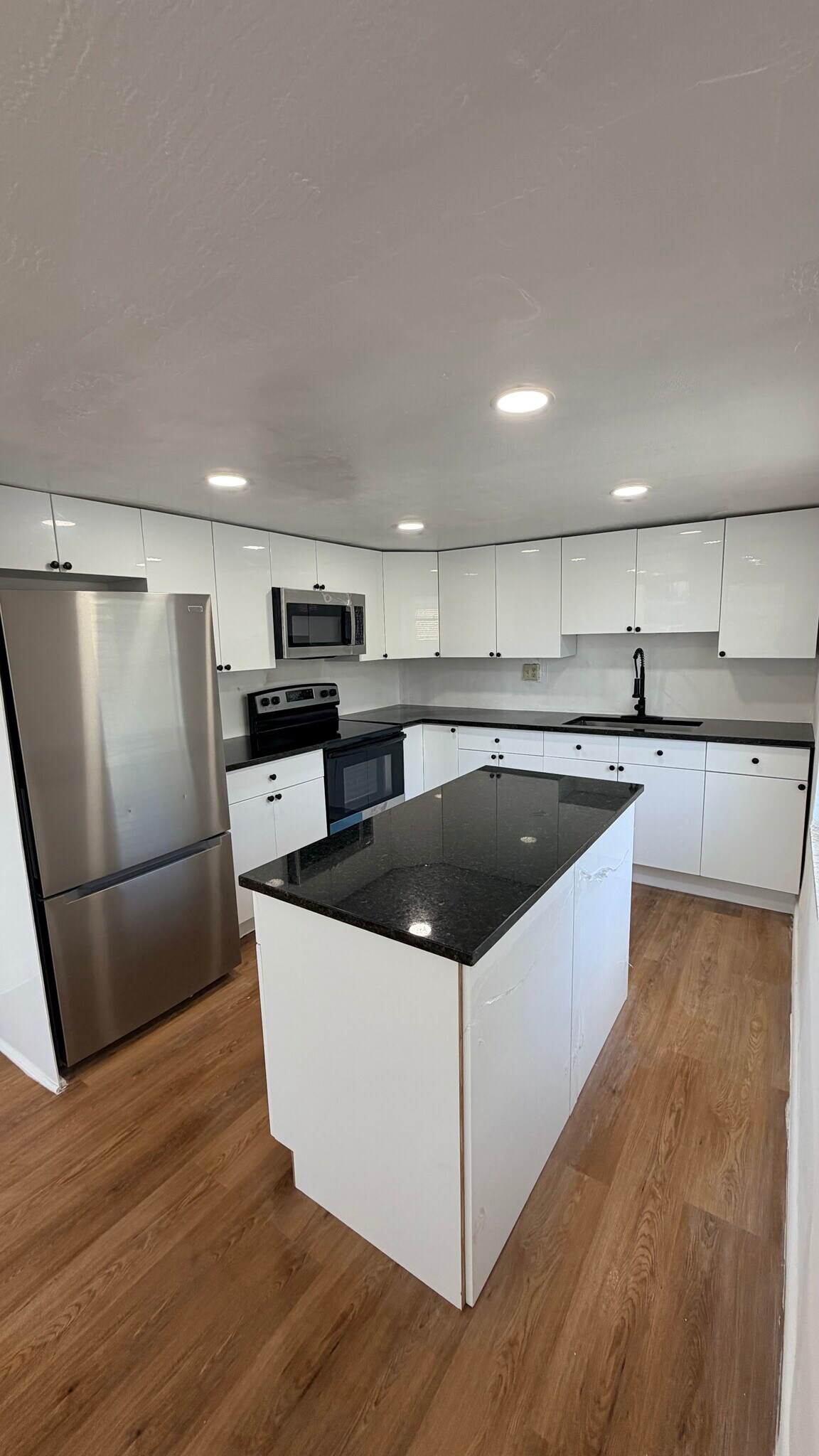 414 Phippen Waiters Rd unit 1, Dania Beach, FL 33004 - photo 1