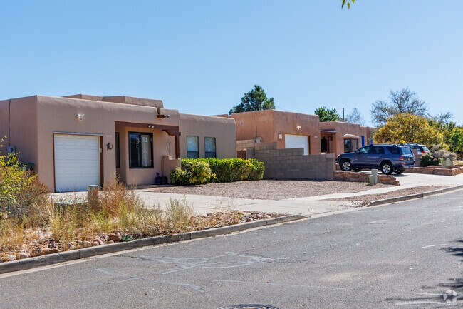 Homes around Casa Alegre typically are single story floor plans.