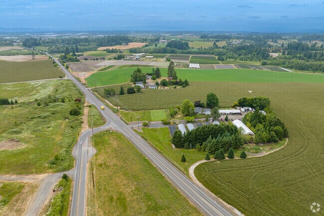 Commanding aerial view of the rural West Union neighborhood.