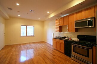 8 Beech St Unit 3, Cambridge, MA 02140