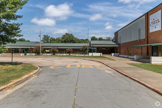 Cloverdale Middle School has over 600 students in 6th through 8th grade.