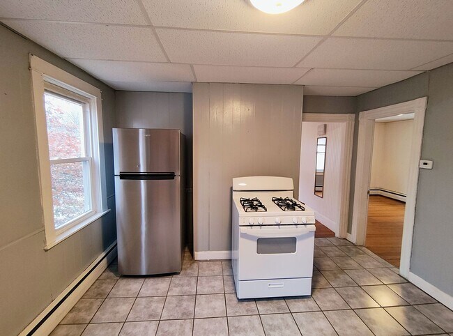 3 Veto St unit 2, Providence, RI 02908 - photo 3