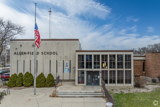 Students in Milwaukee can attend Allen-Field Elementary School.