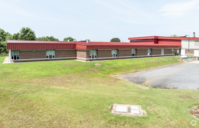 The student population is made up of 48% female and 52% male at River Bend Middle School.