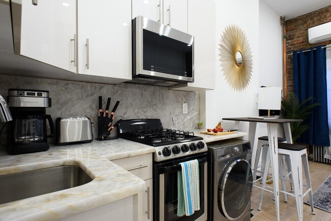 149 E 62nd St unit FL2-ID1021869P, New York, NY 10065 - photo 3